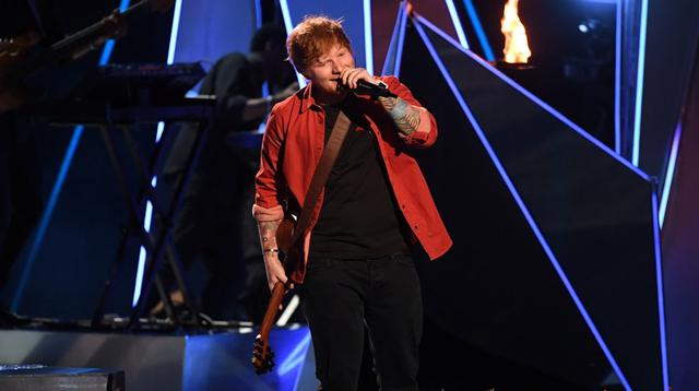Ed Sheeran en el inicio de la ceremonia de los MTV VMA. (Foto: Reuters)
