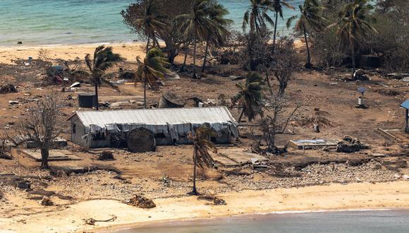 Los daños en la isla Atata, en Tonga, tras la erupción volcánica y tsunami. (EFE).