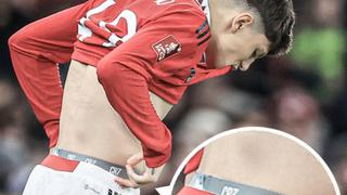 Garnacho se deja ver con ropa interior CR7 en partido del Manchester United