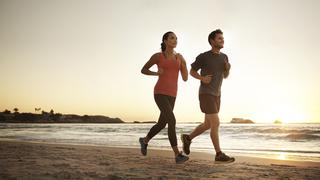 5 beneficios de correr en la playa