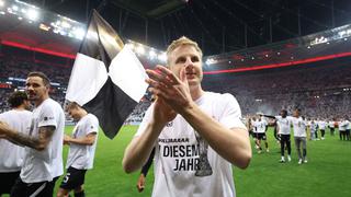 Hinteregger ganó la Europa League con Frankfurt y se retira un mes después, a los 29 años