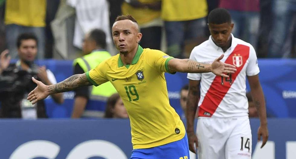 Everton anotó un gol en el primer Perú-Brasil de esta Copa América. (Foto: AFP)