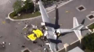 Dos ocupantes de una avioneta mueren al estrellarse contra edificio en EE.UU. 