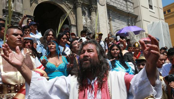 El ‘Cristo cholo’ realiza este espectáculo desde hace 40 años. Foto: Andina