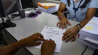 Municipalidad de Lima entrega cartillas con información tributaria en Braille | FOTOS