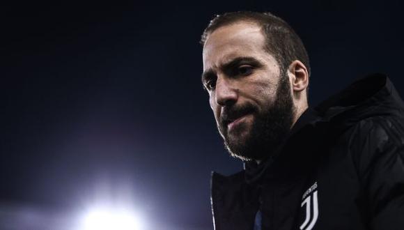 Gonzalo Higuaín viajó a Argentina la madrugada de este jueves. (Foto: AFP)