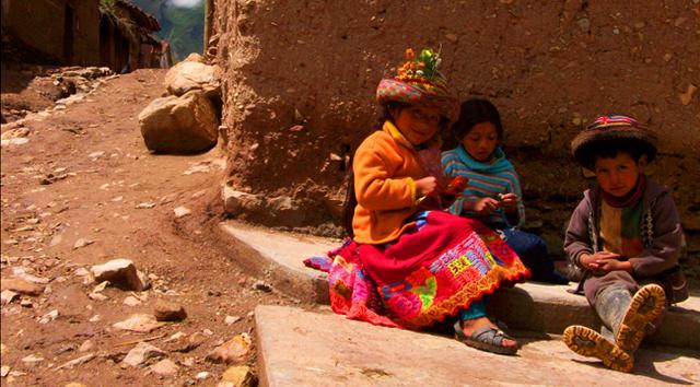Publican libro con crónicas de viaje y fotografías de Ayacucho - 2