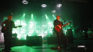 Pixies sorprende a fanáticos y estrena nuevos temas