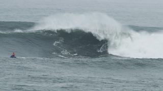 Olas gigantes de 12 metros se corrieron hoy en Pico Alto