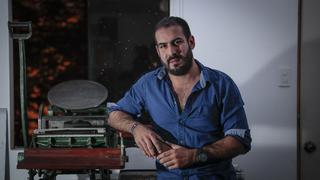 Luis Alberto Castillo: “Hora Zero hizo del parricidio una poética” | Entrevista