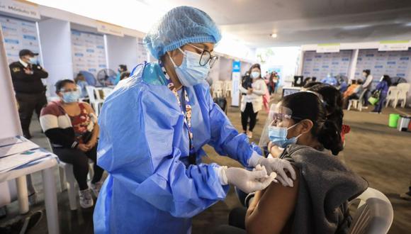 De aprobarse, las personas que han recibido sus vacunas o vencido al virus tendrían la "tarjeta verde" y accederían a determinados servicios. (Foto: archivo/ Andina).