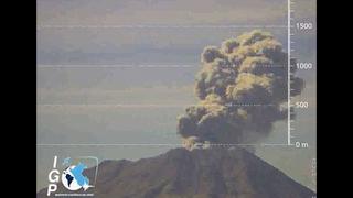 El volcán Ubinas tuvo esta fuerte explosión hoy [Video]