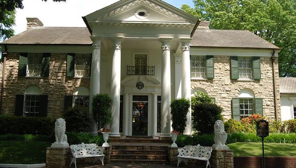 La mansión de Graceland por fuera, en Memphis, Estados Unidos, la que fue residencia de Elvis Presley. (GETTY/ RICHARD BERKOWITZ).