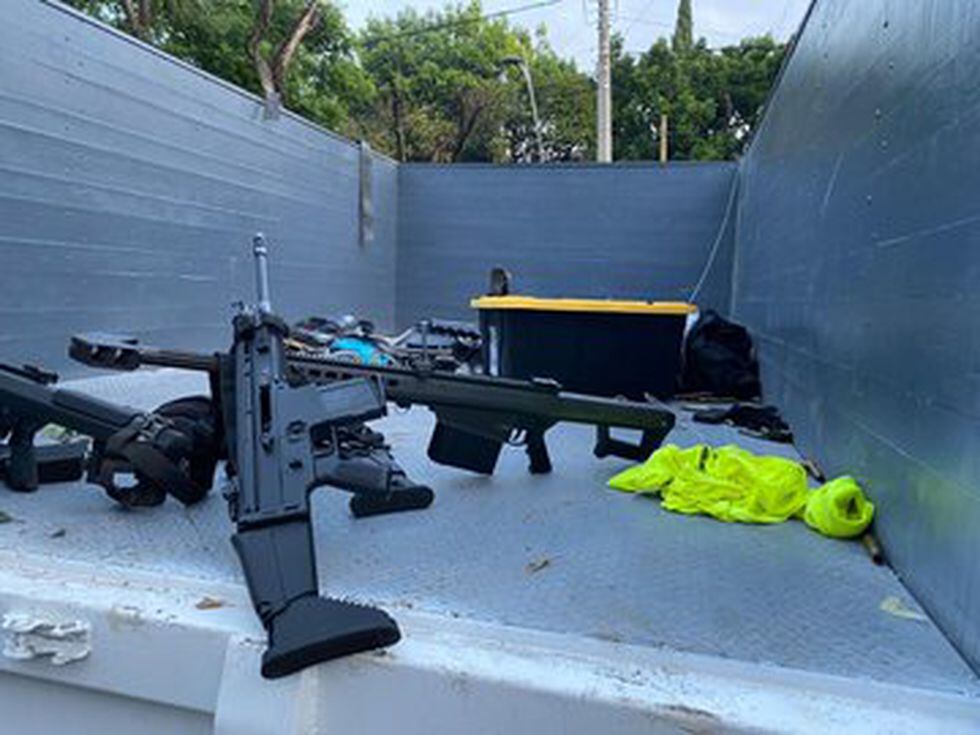 Las armas de guerra que incautó la policía de México en el lugar del atentado contra Omar García Harfuch.