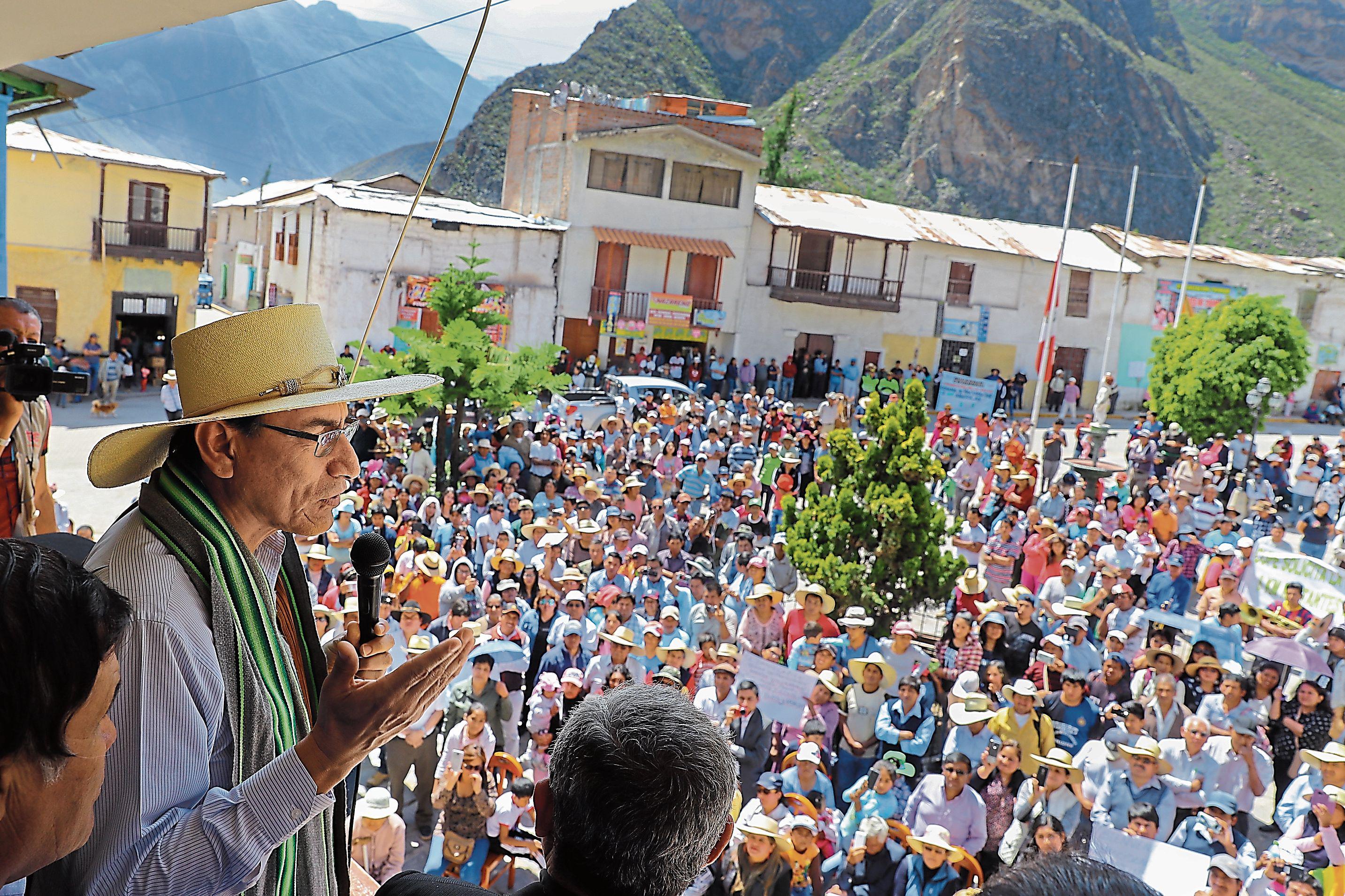 La entrevista de Martín Vizcarra con la cadena CNN se grabó la semana pasada. El presidente estuvo ayer a Arequipa, donde visitó el distrito de Cotahuasi, ubicado en la provincia de La Unión (Arequipa). (Foto: Presidencia)