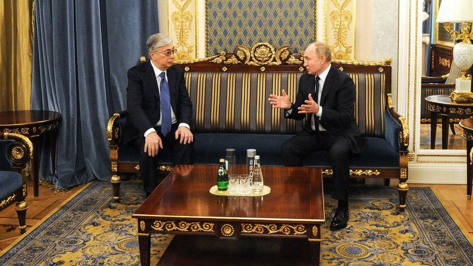 The President of Kazakhstan, Kasim-Yomart Tokaev, along with his Russian counterpart, Vladimir Putin.  (GETTY IMAGES).