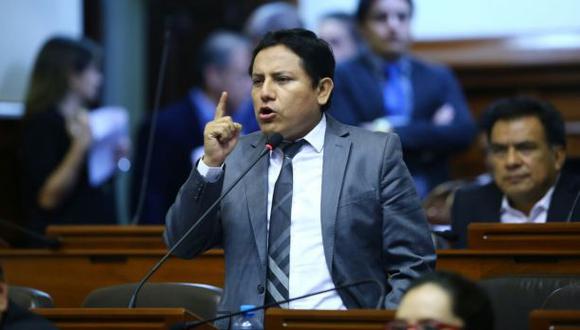 Congreso salvó a aprista Elías Rodríguez de suspensión