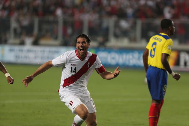 Claudio Pizarro celebrando gol frente a Ecuador | Foto: GEC