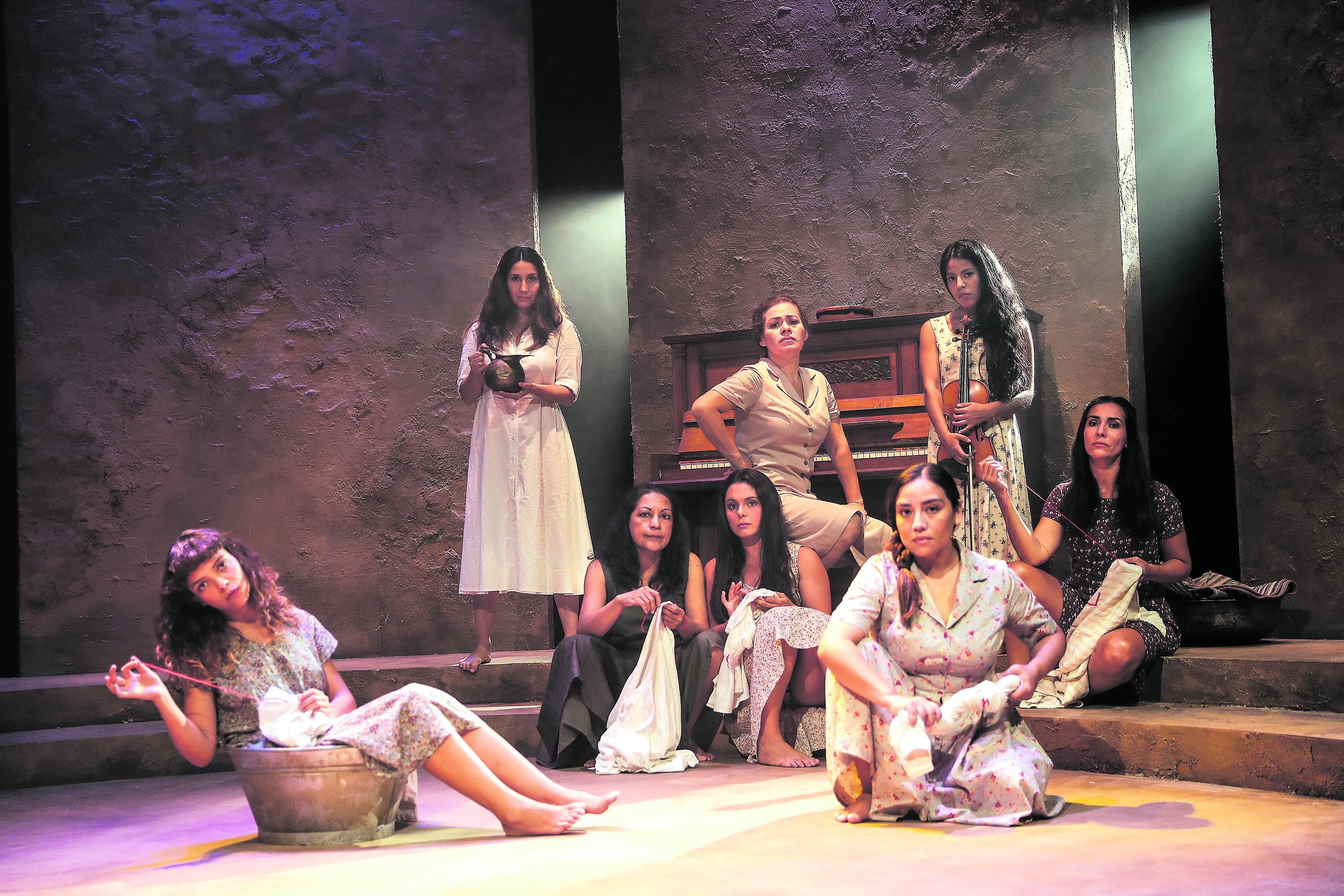 El dolor de la infecundidad en la vida se reflejó en “Yerma”, apuesta de La Plaza que dirigió Nishme Súmar y protagonizó Urpi Gibbons. (Foto: Hugo Pérez)