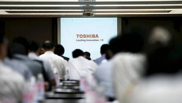 Toshiba y Fujitsu negocian fusión de filiales de computadoras