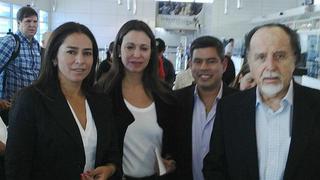 Diputada Machado llegó a Caracas junto a legisladores peruanos