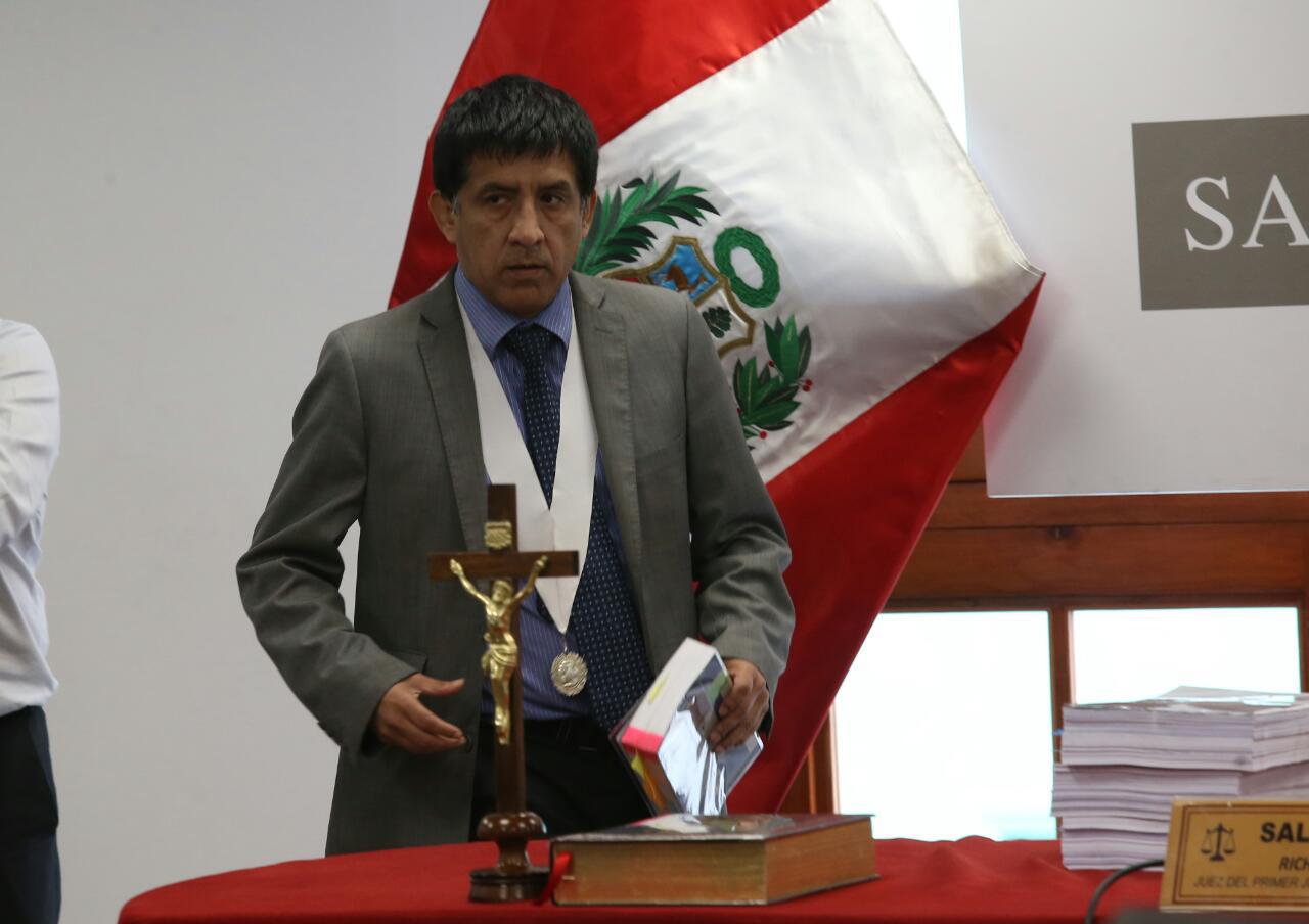 El juez Richard Concepción Carhuancho evalua el impedimento de salida del país a Mark Vito Vilanella requerido por el Ministerio Público. (Foto: Fernando Sangama)