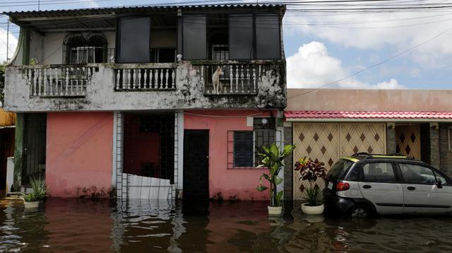 Ecuador: calles inundadas en Durán por intensas lluvias  - 2