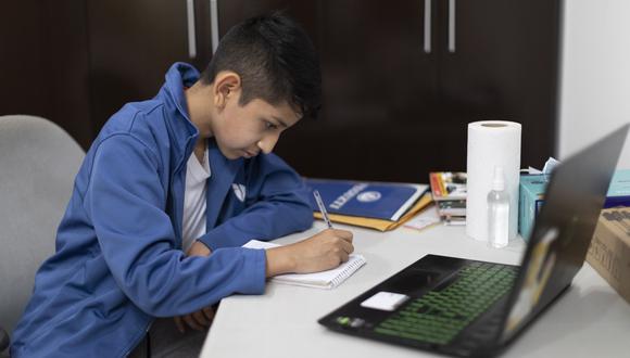 El regreso a clases impulsó la venta de artículos de cómputo. (Foto: GEC)