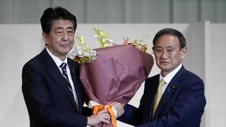 Japón: Partido gobernante elige a Yoshihide Suga como sucesor de Shinzo Abe