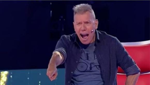 Así reaccionó Raúl Romero al darse cuenta que había sido bloqueado en "La Voz Senior". (Foto: Captura de YouTube)