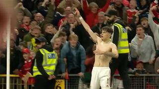 La noche soñada de Garnacho en Old Trafford: doblete, título para Manchester United y festejo como Cristiano | VIDEO