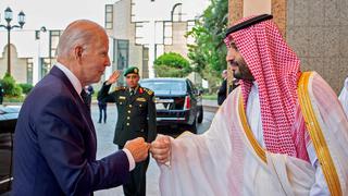 Por qué el encuentro de Biden con príncipe heredero saudita empañó su imagen de defensor de los derechos humanos