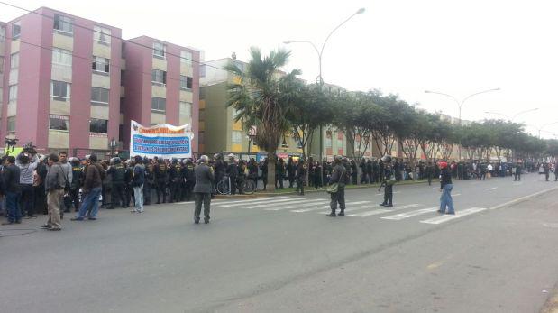 Marcha de transportistas del Callao llegó al MTC para reunión - 2