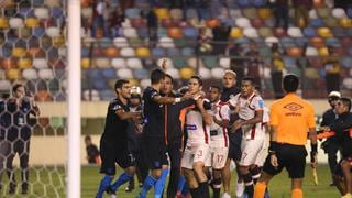 Universitario vs. Alianza Lima: árbitro Carrillo habría expulsado cuatro jugadores por gresca