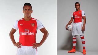 Alexis Sánchez posó con la nueva indumentaria del Arsenal FC
