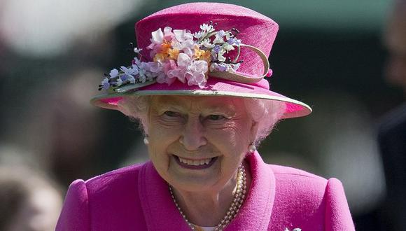 Isabel II: La reina de los sombreros y sus osadas elecciones - 3