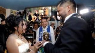 ¿Cómo fue la primera boda que se celebró en la iglesia maradoniana?