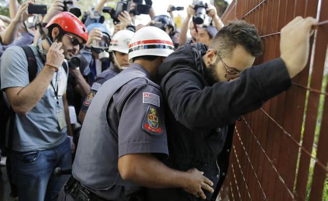 Brasil: Policía detuvo una marcha hacia el Arena Corinthians - 1