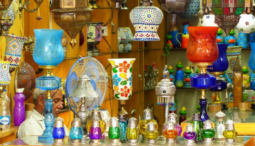 Visita el Johari Bazaar, en la ciudad de Jaipur. Aquí podrás encontrar lamparas y vestimentas típicas. (Foto: Shutterstock)