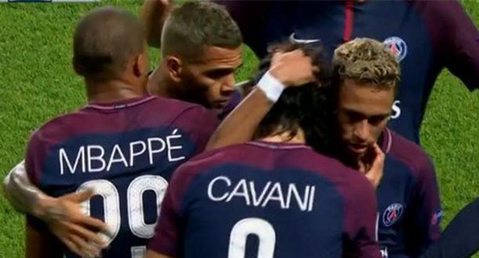 Ante la polémica desatada entre Neymar y Edinson Cavani por ser el protagonistas de los balones parados en el PSG, ésto sucedió en el partido ante Bayern Munich. (Foto: Captura - ESPN)