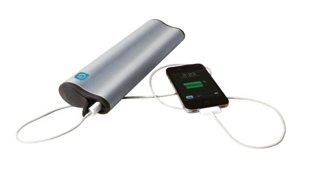Un cargador de smartphones genera energía con tus movimientos - 1