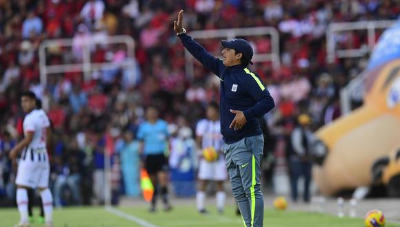 Guillermo Salas se refirió al próximo partido de Alianza Lima ante Universitario de Deportes en el Estadio Monumental. (Foto: Liga 1)