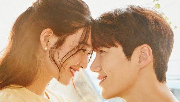 Shin Min Ah y Kim Seon‑ho, protagonistas de "El amor es como el chachachá". (Foto: Netflix)