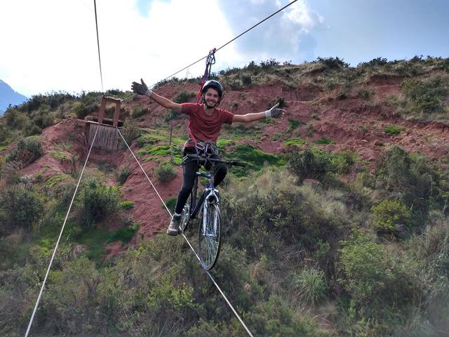 Pasea en ‘bicicletas voladoras’ en Cusco.
¿Alguna vez te imaginaste pedalear por los cielos? Desafía tu miedo a las alturas en el distrito cusqueño de Cachimayo, a tres horas de Cusco.