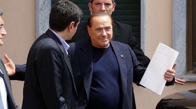 Berlusconi en su primer día de condena de trabajos sociales - 2