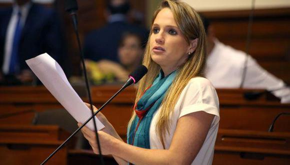 Luciana León pide la renuncia inmediata de dirigentes del Apra
