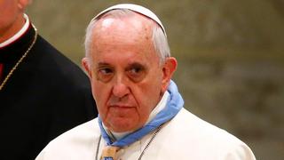 El Papa removió de su cargo a uno de sus más duros críticos