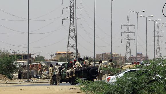 Los paramilitares de Sudán dijeron que tenían el control de varios sitios clave luego de los enfrentamientos con el ejército regular el 15 de abril, incluido el palacio presidencial en el centro de Jartum. (Foto por AFP)