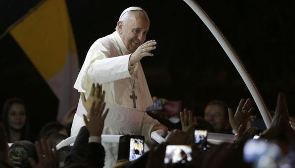 El Papa llegó a Paraguay, última escala de su gira sudamericana