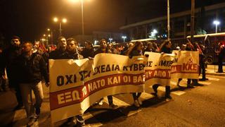 "Muerte al fascismo": Atenas conmemora levantamiento universitario de 1973 | Fotos